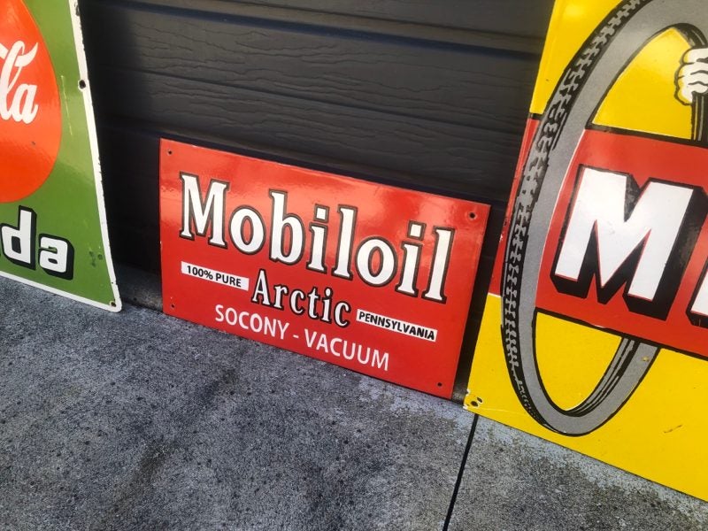 Mobiloil Porcelain Enamel Sign Carousel 2