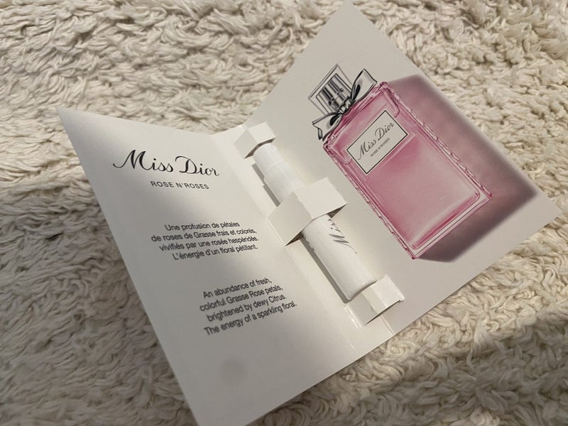 NEW AUTHENTIC CHRISTIAN DIOR MISS DIOR ROSE N ROSES EDT 1ml Carousel 1