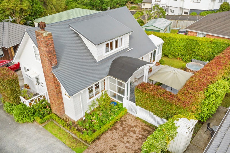 Image 2 of 33