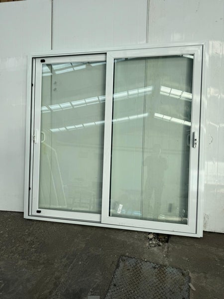 Sliding door 2 panel, 2000mm x 2000mm Carousel 1