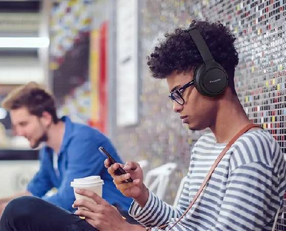 Panasonic RB-HF520BE Over-Ear Wireless Headphones - Black Carousel 3