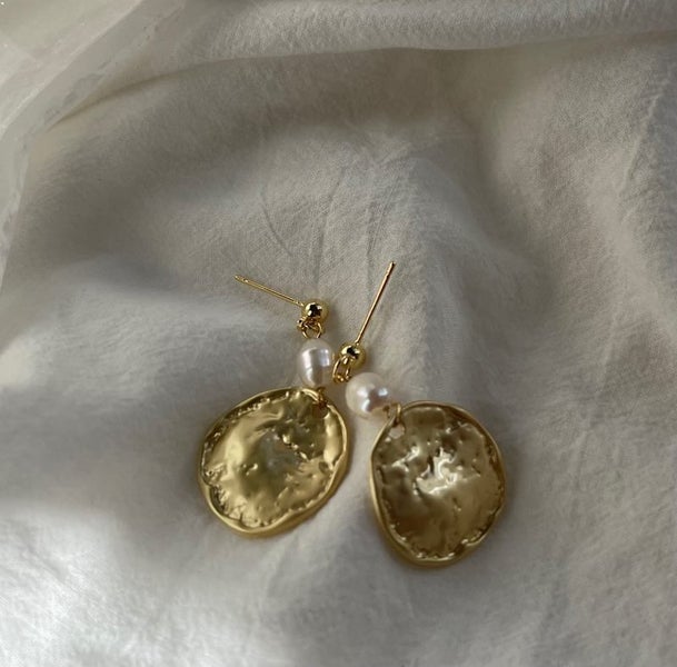 Gold Plated Handmade Freshwater Pearl Earrings Vintage Style Carousel 4