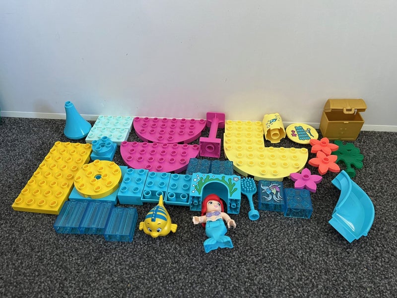 Duplo - Ariel's Undersea Castle Carousel 2