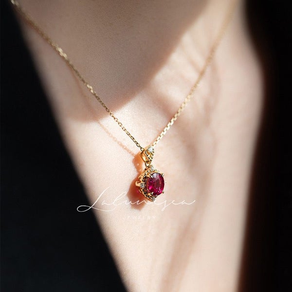S925 sterling silver red cubic zirconia pendant plated with 14kt real gold Carousel 2