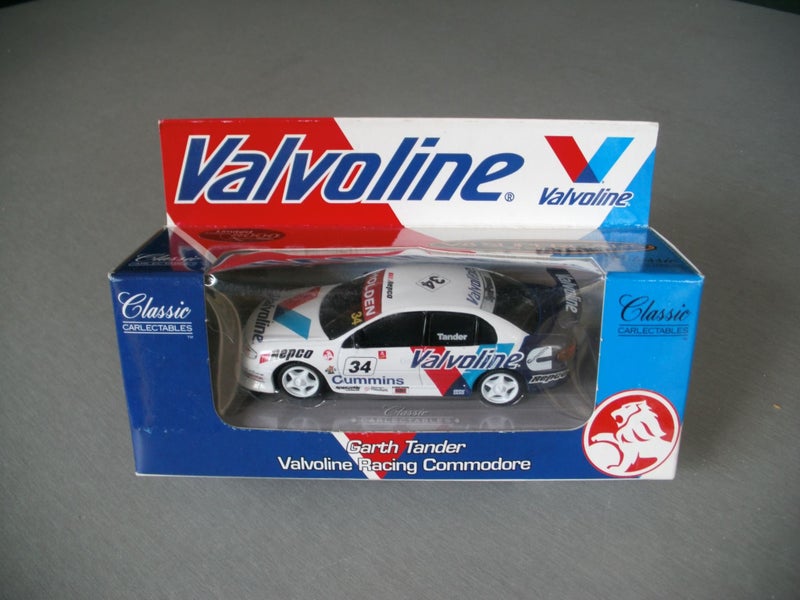 GARTH TANDER 2000 BATHURST WINNING COMMODORE 1:43 Carousel 1
