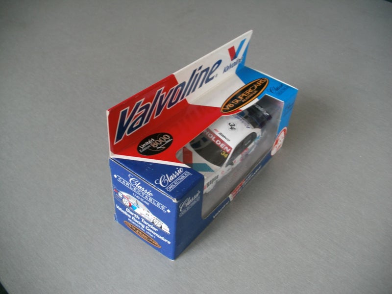 GARTH TANDER 2000 BATHURST WINNING COMMODORE 1:43 Carousel 2