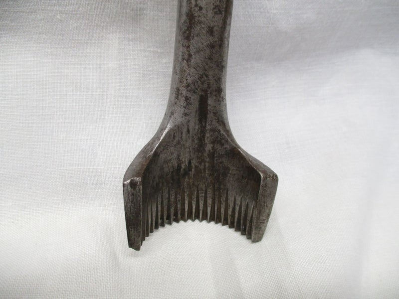 * PP 0669 - Vintage Leather Working Tools - Heavy Duty Steel Punch Carousel 4