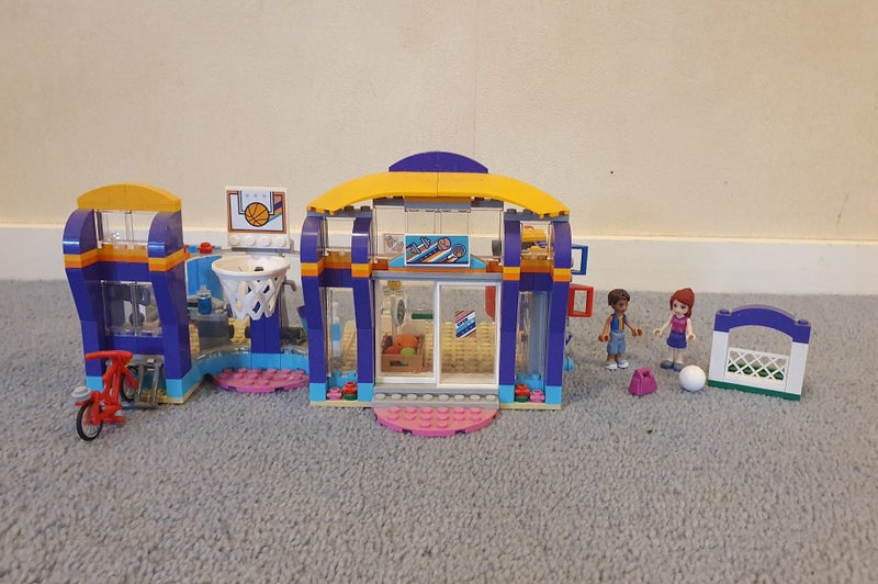 Lego Friends #41312 Heartlake Sports Centre Carousel 2