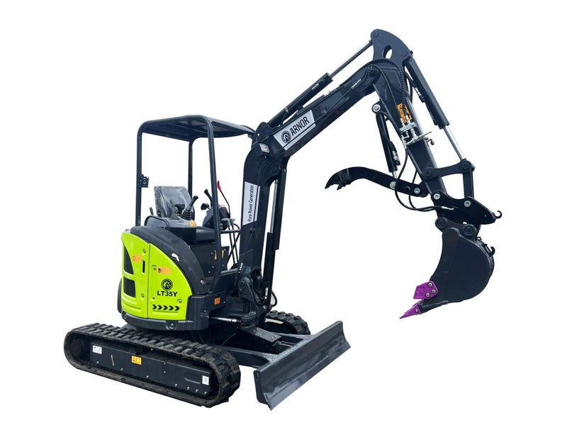 Arnor LT35Y With Yanma Engine Excavator Include Bucket 500mm, Quick Hitch,Thumb Carousel 1