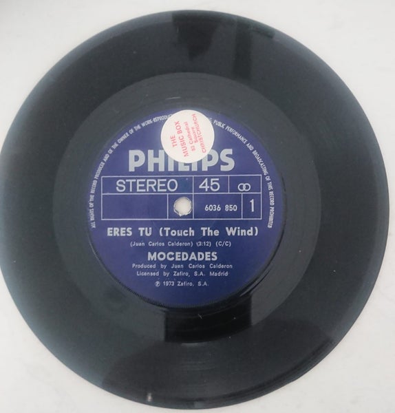 MOCEDADES "ERES TU (TOUCH THE WIND)" Carousel 1