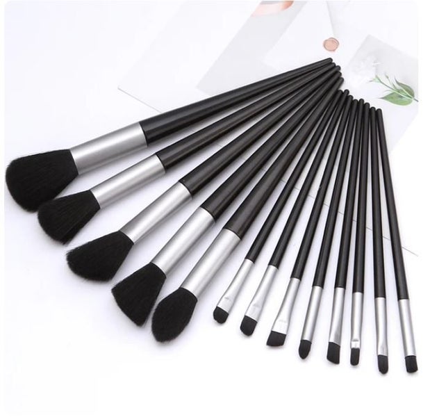13Pcs of Soft Fluffy Makeup Brushes Set Carousel 1
