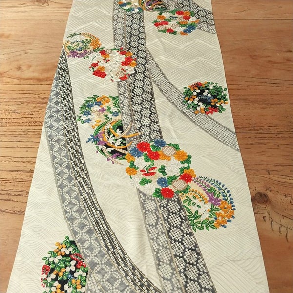 Japanese vintage Silk Kimono fabric. Carousel 1