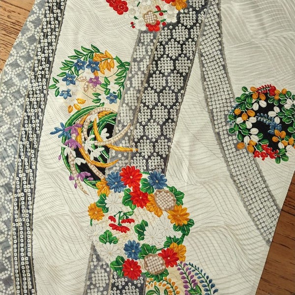 Japanese vintage Silk Kimono fabric. Carousel 2