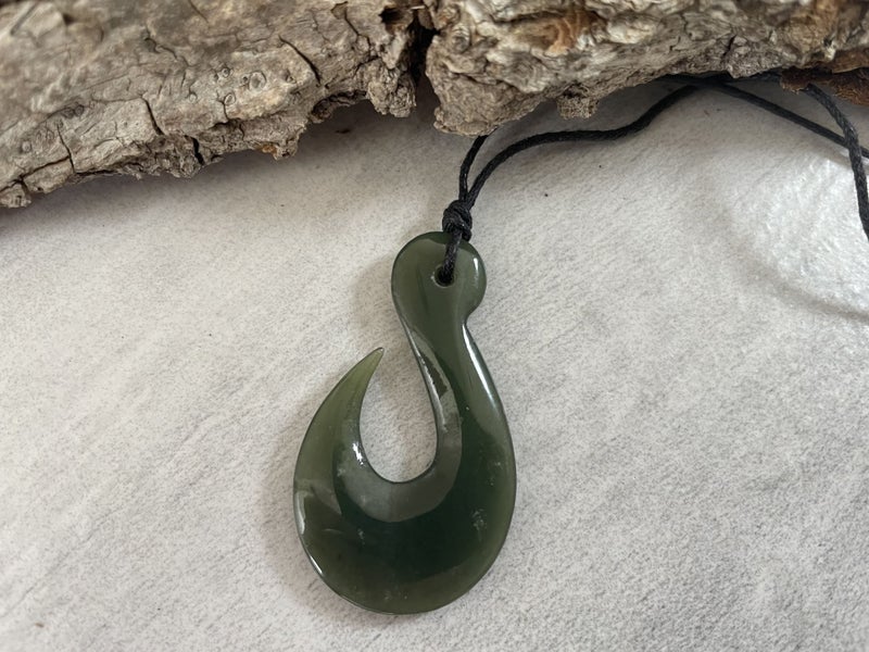 Greenstone Nephrite Jade Maori Hei Matau Fish Hook 43mm E026 Carousel 1