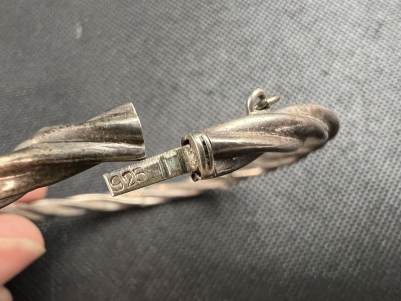 Vintage Sterling Silver Hollow Twisted Hinged Bangle - Lot C939 - TJZ Carousel 4