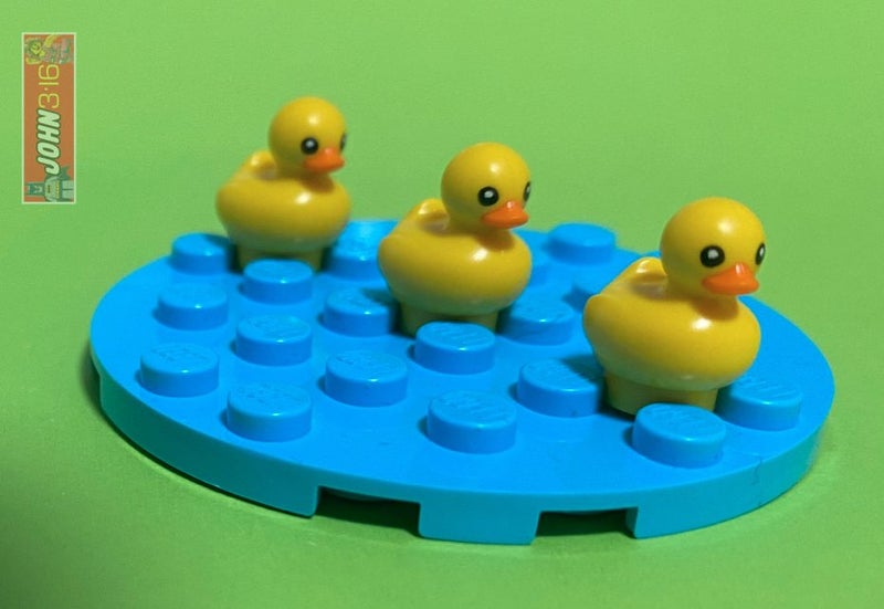 3 ADORABLE TINY LEGO DUCKLINGS / RUBBER DUCKYS IN THEIR POND - TOO CUTE!! Carousel 1