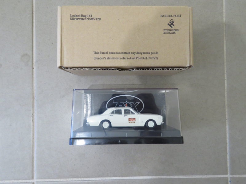 TRAX FORD XT FALCON SEDAN REGENT TAXIS GOLD COAST Carousel 1