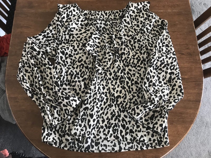 Shein size L top Carousel 1