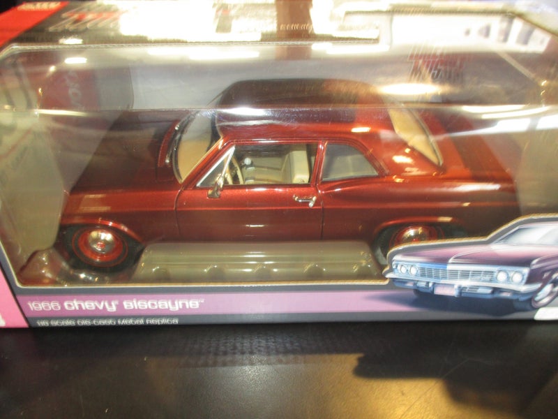 1/18 1966 Chevy Biscayne Carousel 5