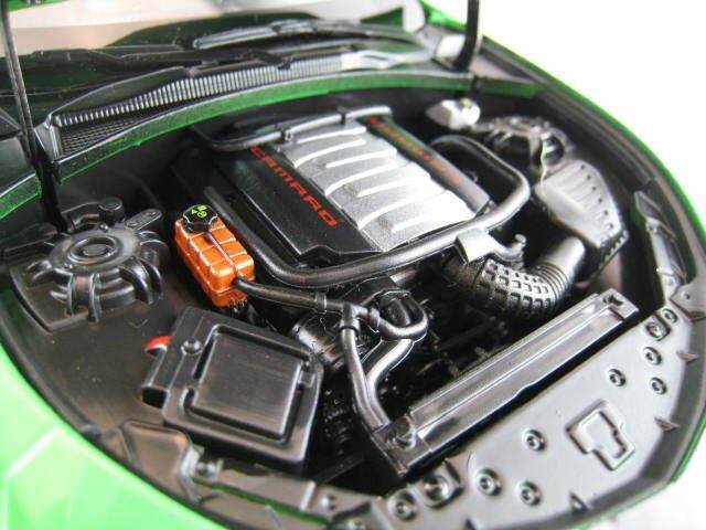 1/18 2017 Chevy Camaro SS Green Carousel 5