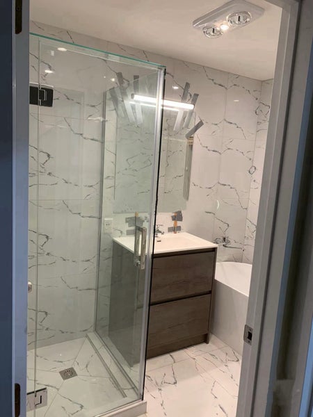 Bathroom Corner Glass Shelf 8mm Toughen Safety 250wx250w $45 Carousel 2