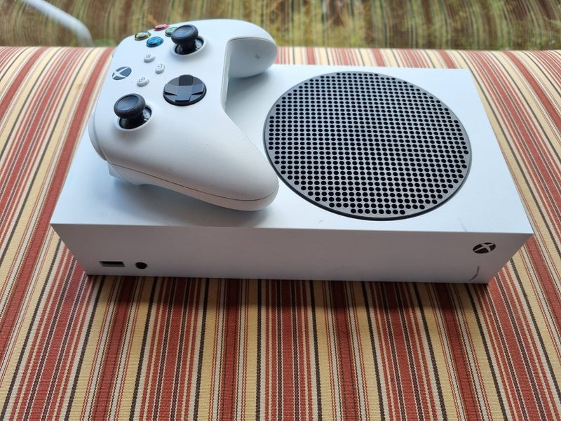 Xbox Series S + Controller Carousel 2