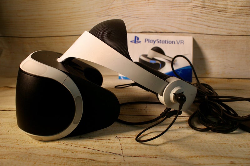 SONY PLAYSTATION 4 & 5 PSVR VR HEADSET PRISTINE CONDITION “RARE TO FIND” $149 Carousel 2
