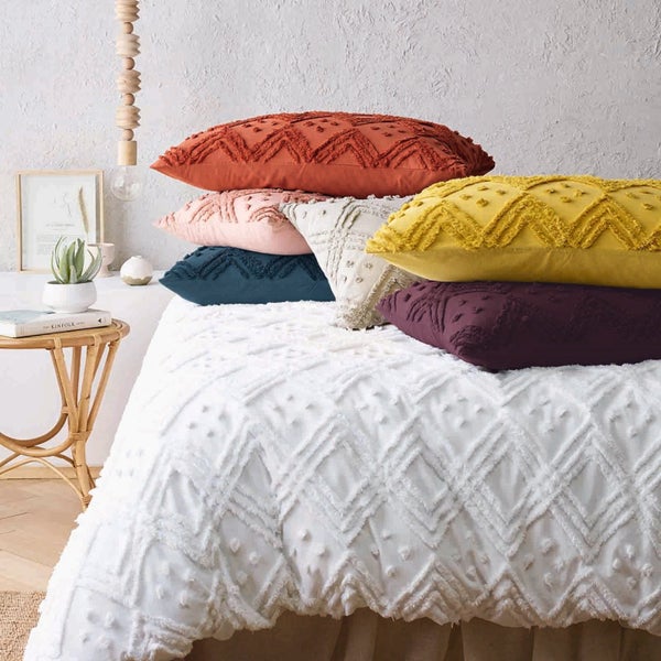 Medallion Vintage Tufted Quilt Cover White Carousel 4