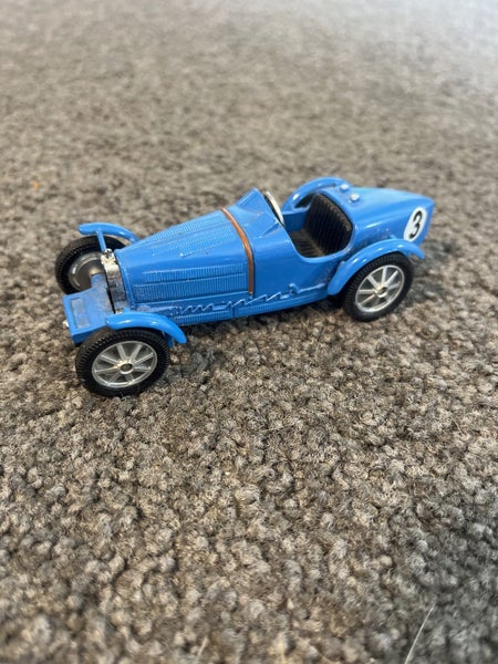 Corgi Classic Blue No.3 1:50 Carousel 1