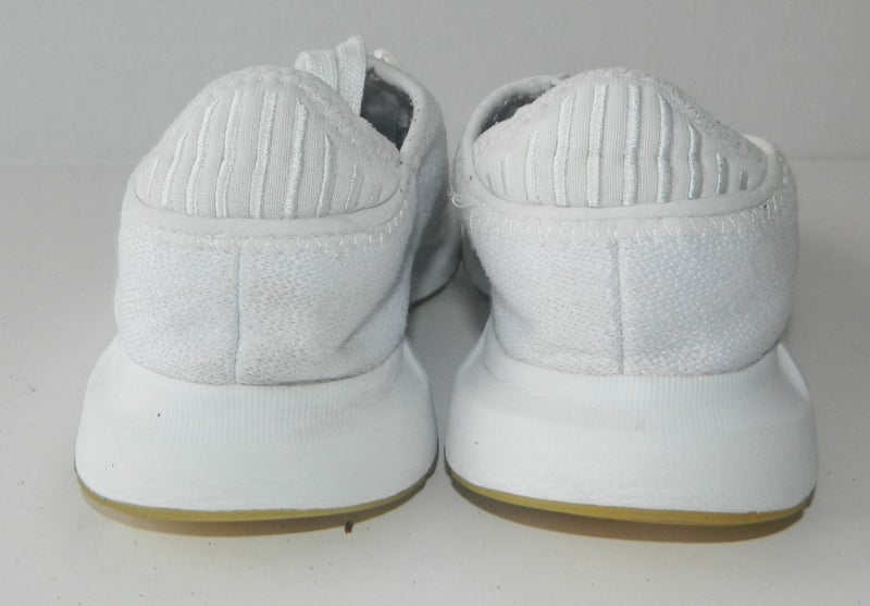 ADIDAS WHITE SPORT STREET CASUAL SHOES US5 Carousel 2