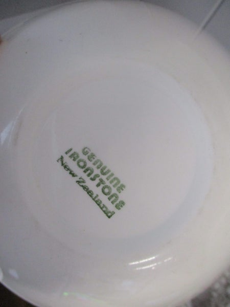 2 x Crown Lynn dessert bowls Carousel 3