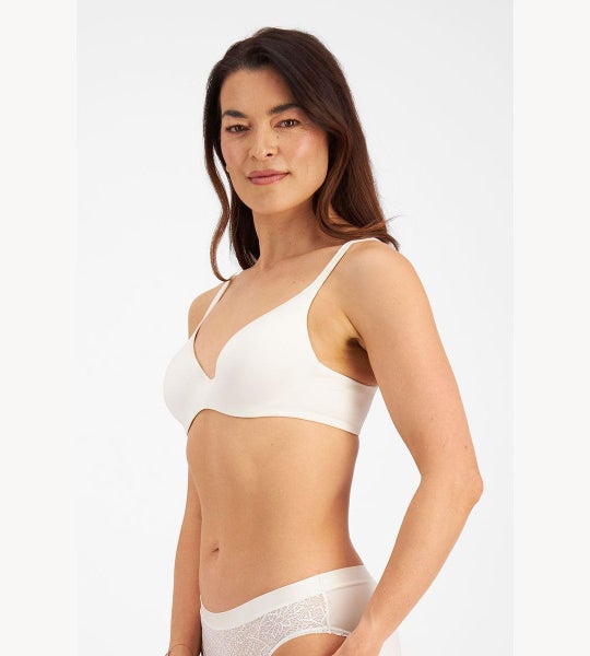 New Berlei Barely There Contour Bra Carousel 3