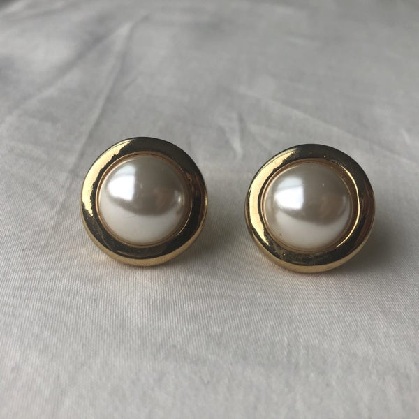 Vintage Pearl Costume Clip On Earrings Carousel 1