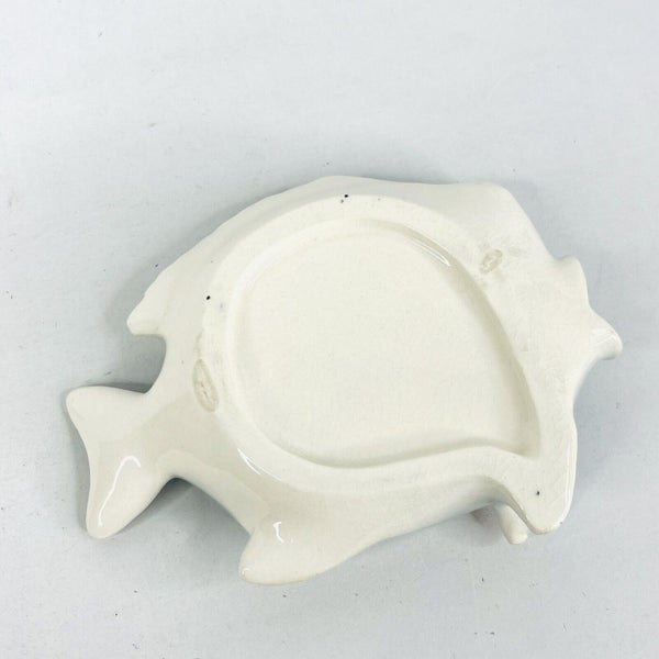 Vintage Kitsch or Uber Cool - Retro Ceramic Smoking Fish Ashtray. Carousel 5