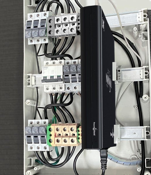 POWERSHIELD Ninja Slimline 600VA Lithium Long Life Battery UPS Silent Operation. Carousel 2