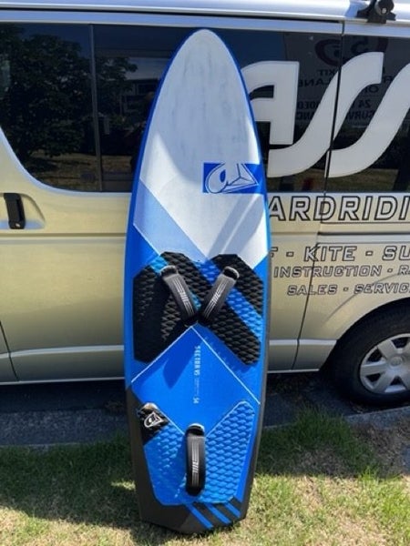 KITE/SURF BOARD: Airush 2014 Sector V5 Carousel 1