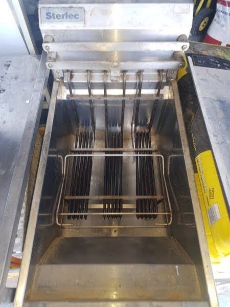 Sterlec/blue seal commercial deep fryer Carousel 2