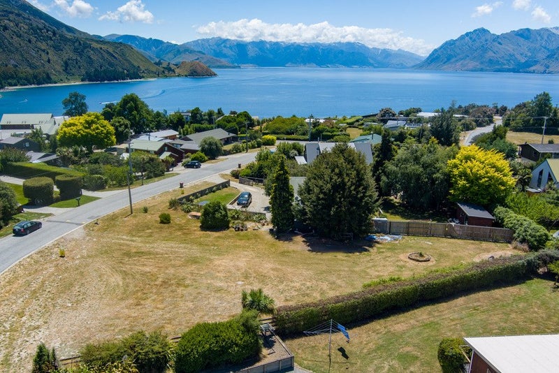 16 Parry Crescent, Lake Hawea, Wanaka, Otago