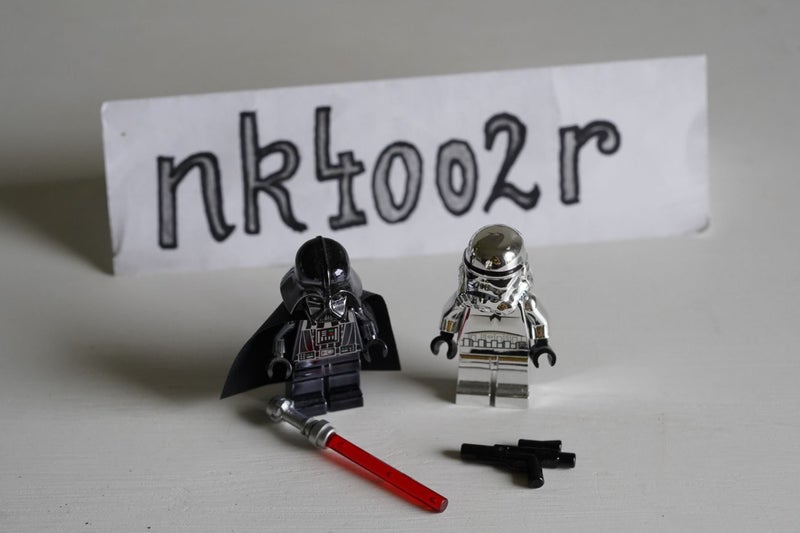 Lego Star Wars Chrome Darth Vader + Silver Stormtrooper promotional minifigure Carousel 1