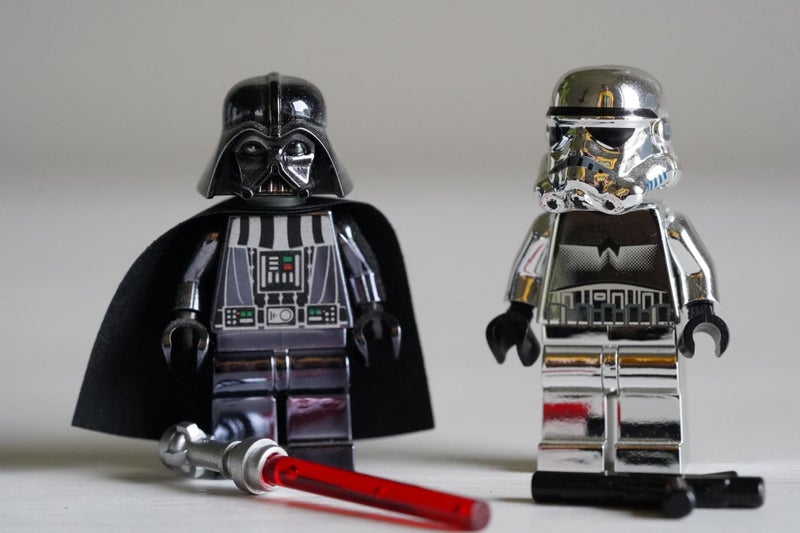 Lego Star Wars Chrome Darth Vader + Silver Stormtrooper promotional minifigure Carousel 2