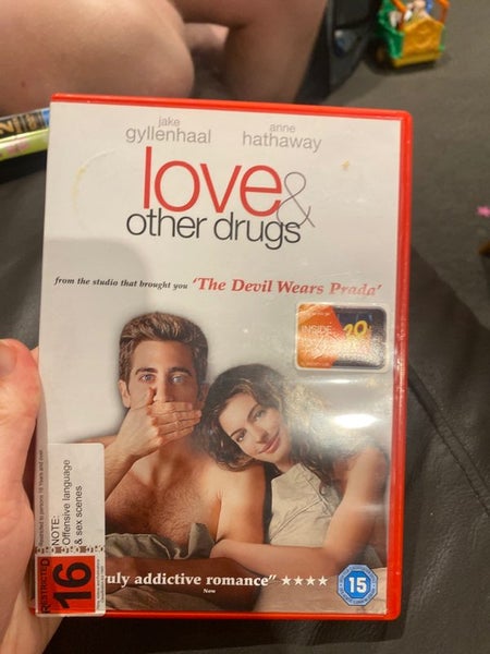 Love and other drugs Carousel 1