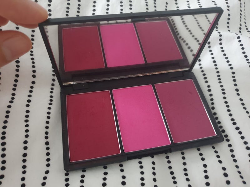 Sleek Blusher plalette by 3 in Pink Sprint Carousel 1