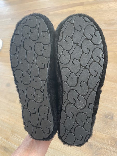 Ugg Slippers brand new Carousel 2