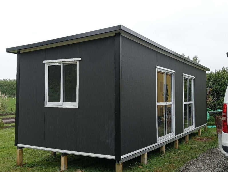 cabin with double slider door Carousel 1