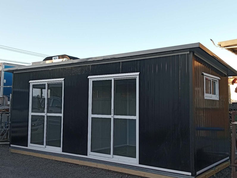 cabin with double slider door Carousel 2