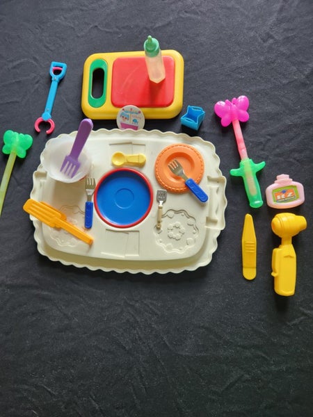 PRETEND PLAY TOYS x 19 Carousel 1