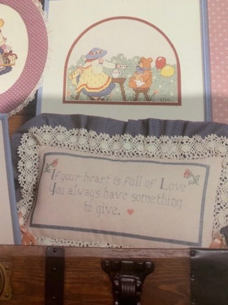 CROSS STITCH PATTERN - COUNTRY GIRLS Carousel 6