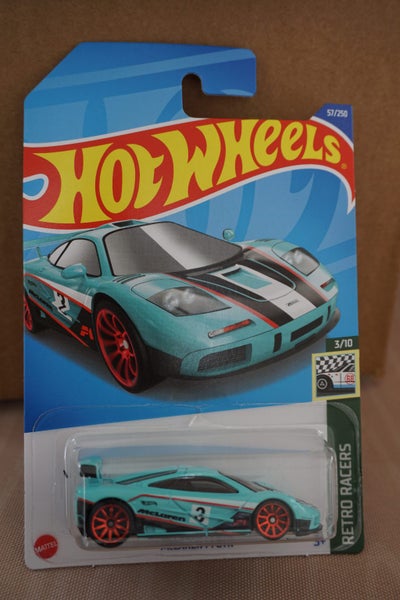 Hot Wheels McLAREN F1 GTR Mint Carousel 1
