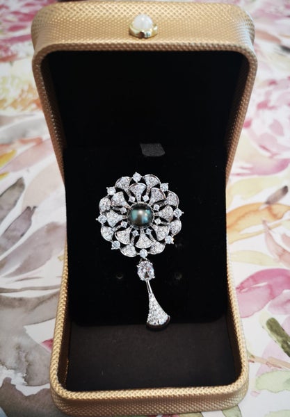 Tahiti black pearl pendant/brooch Carousel 10