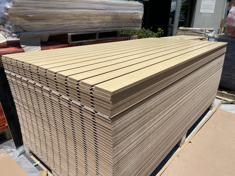 Oak Slatwall MDF with Aluminum inserts 1220x2440mm, Oak Carousel 2